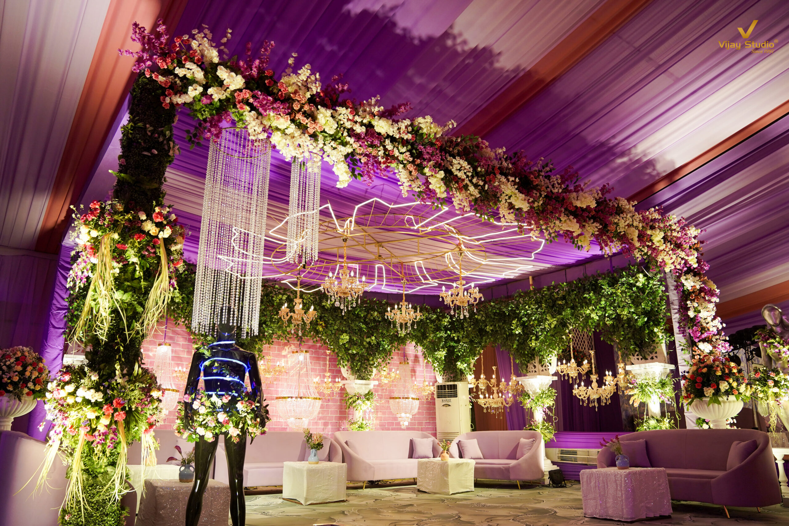 Venue & Decor (10)