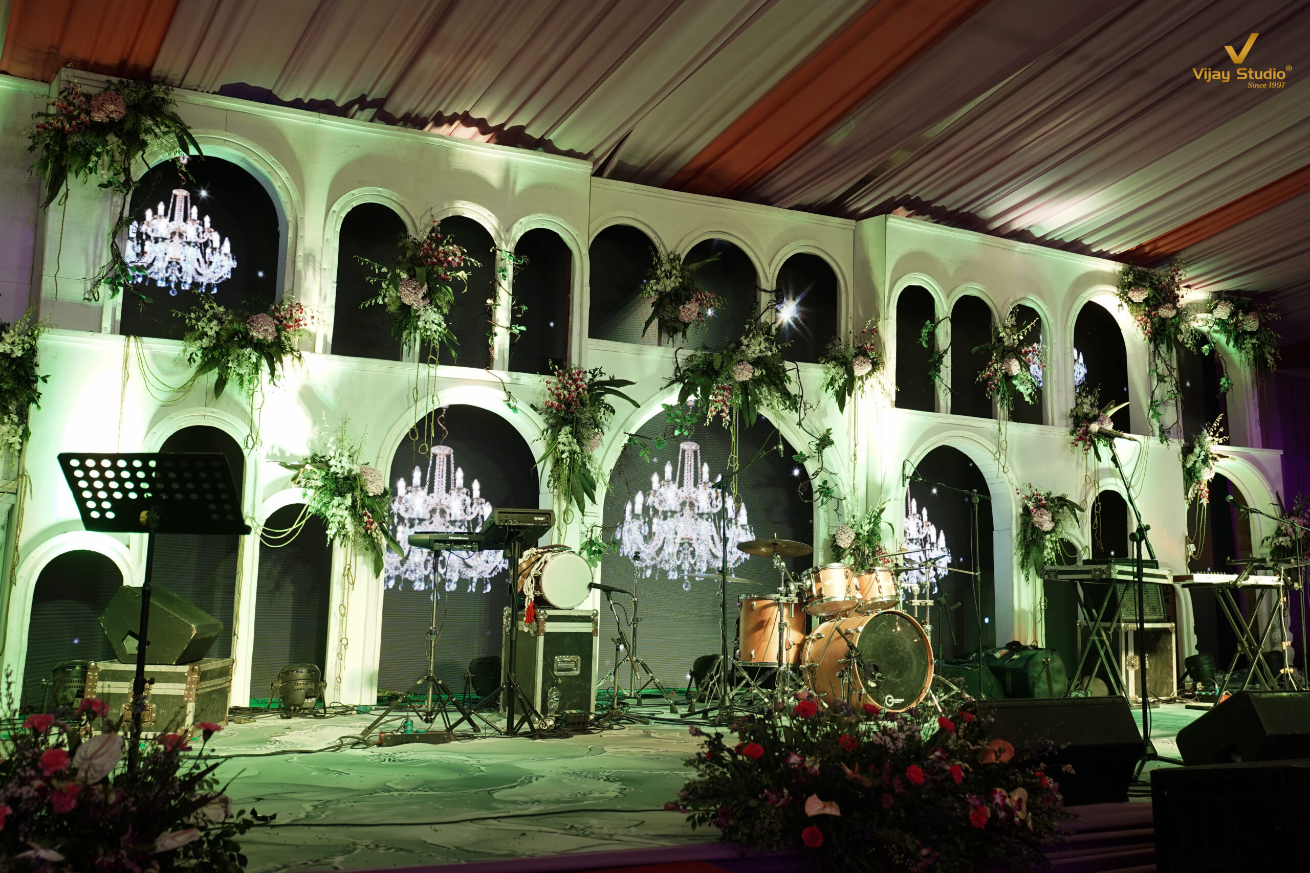 Venue & Decor (12)