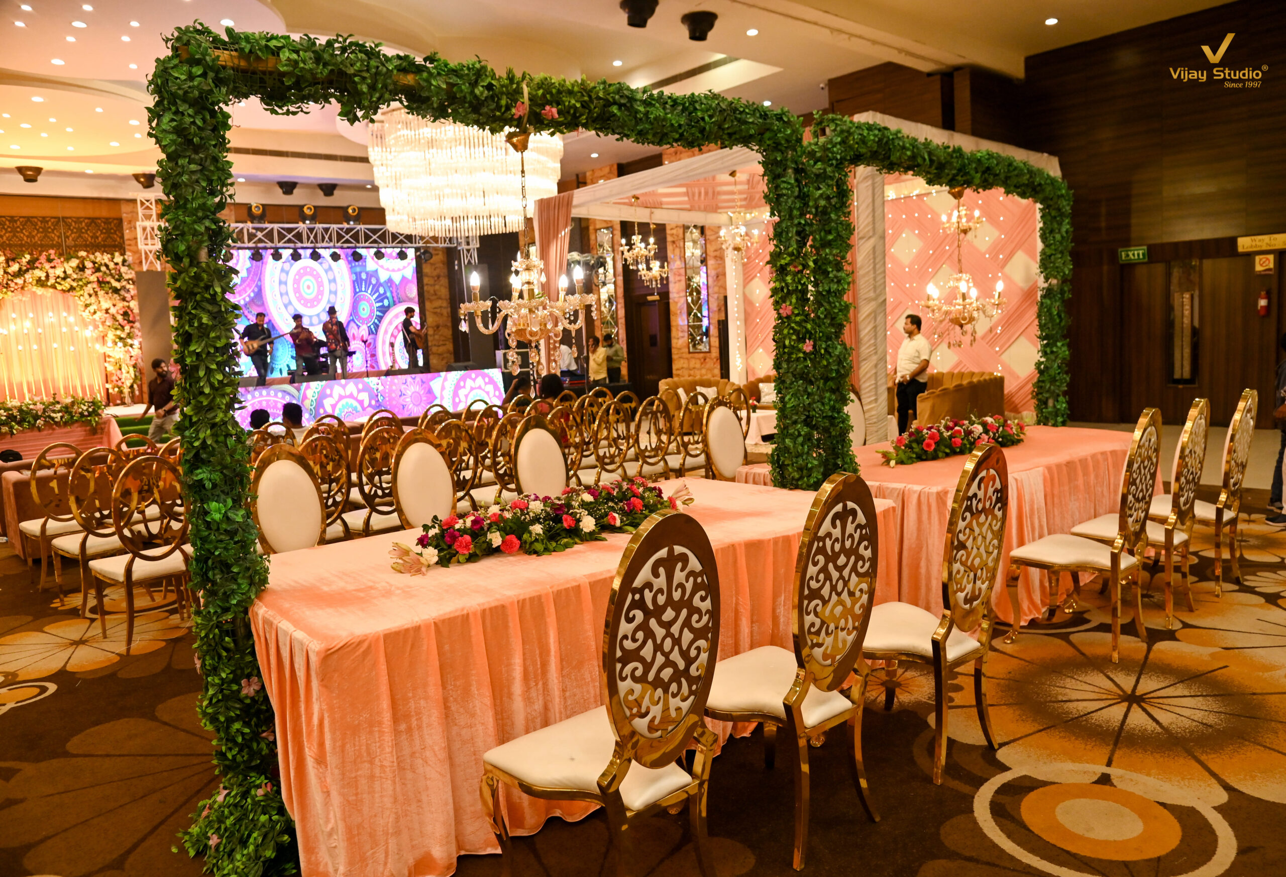 Venue & Decor (7)